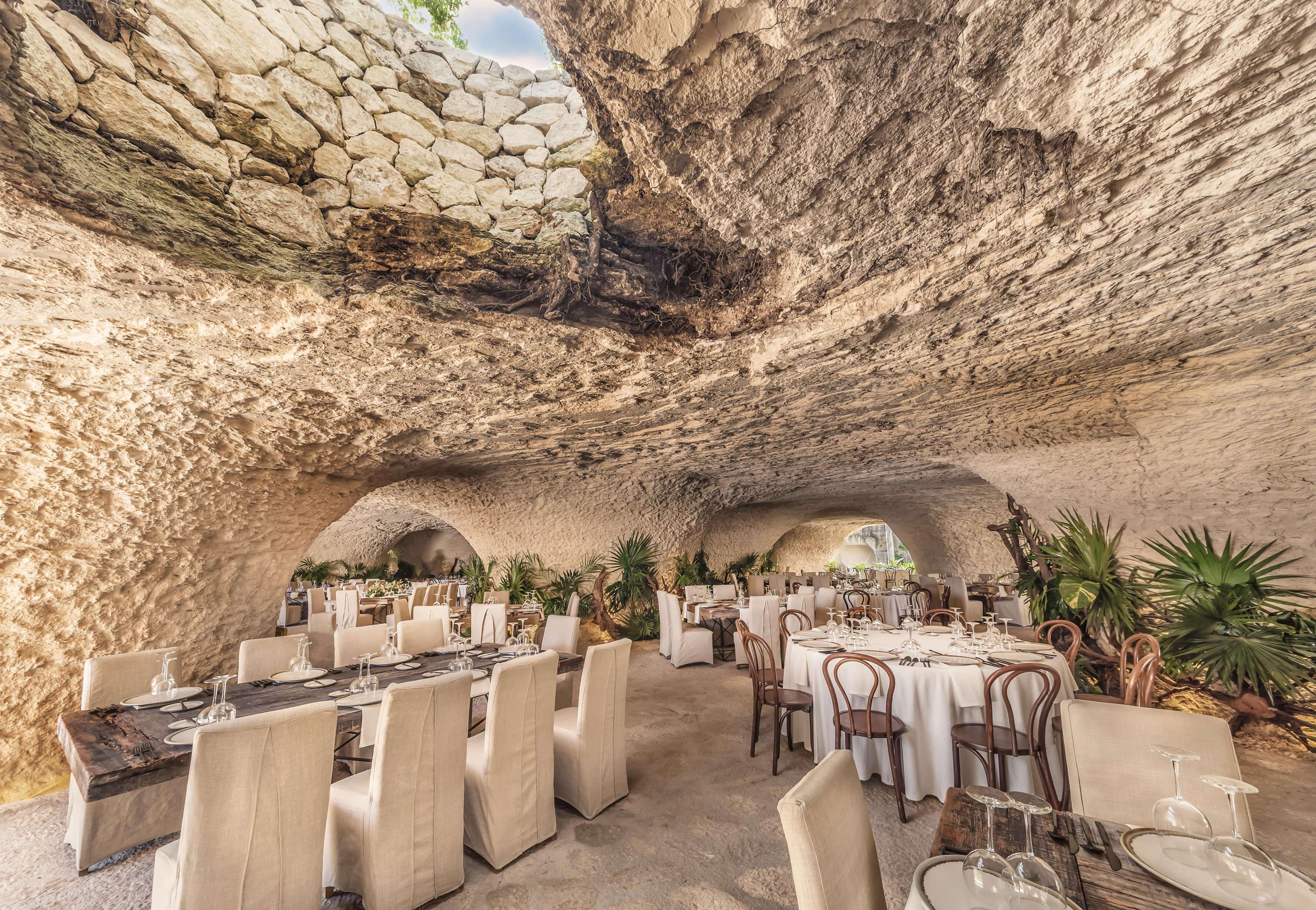 Hotel Xcaret Mexico All Parks All Fun Inclusive (Adults Only) Los Dos Compadres Exterior photo Restaurant in the caves of the hotel
