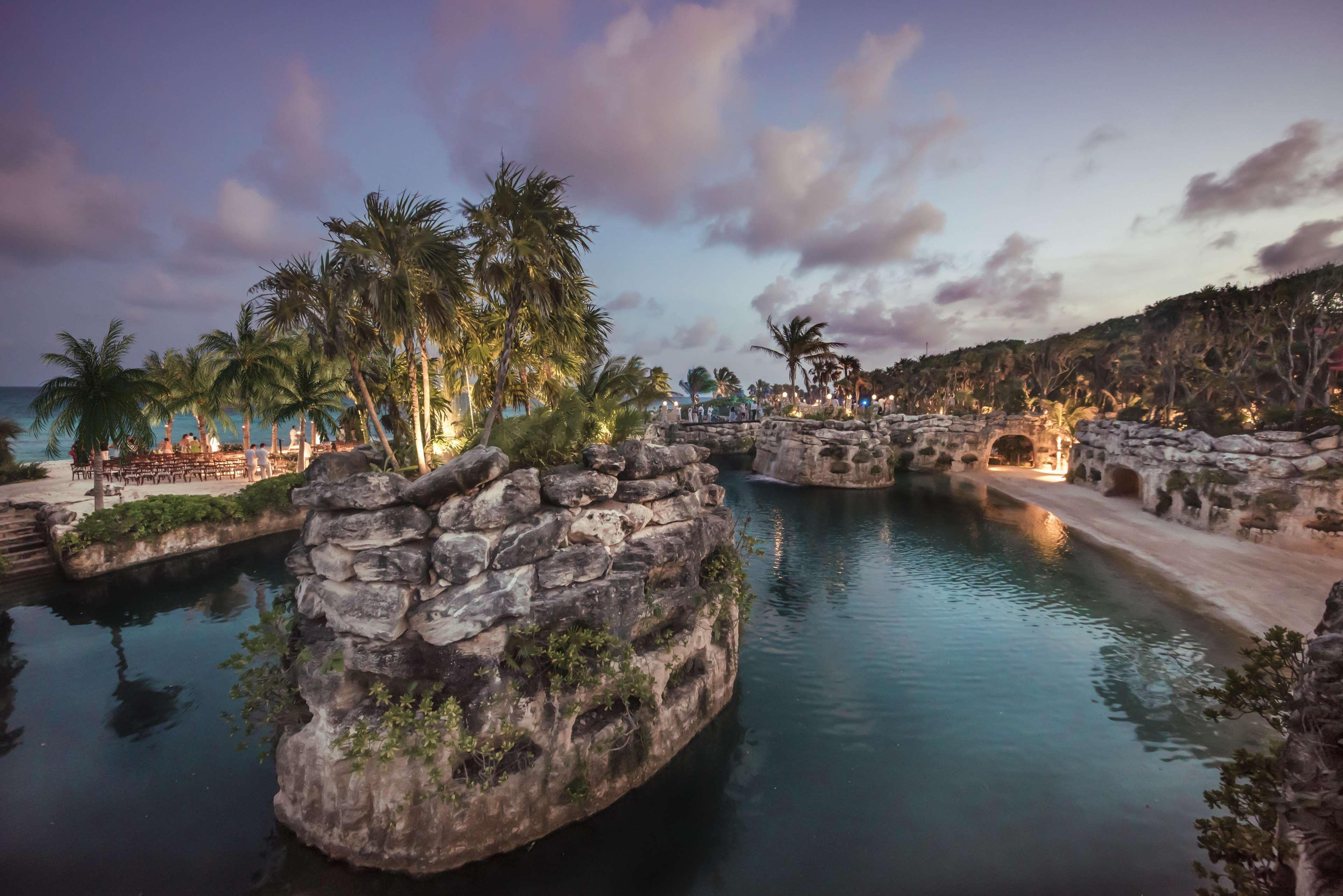 Hotel Xcaret Mexico All Parks All Fun Inclusive (Adults Only) Los Dos Compadres Exterior photo The Atlantis Paradise Island resort