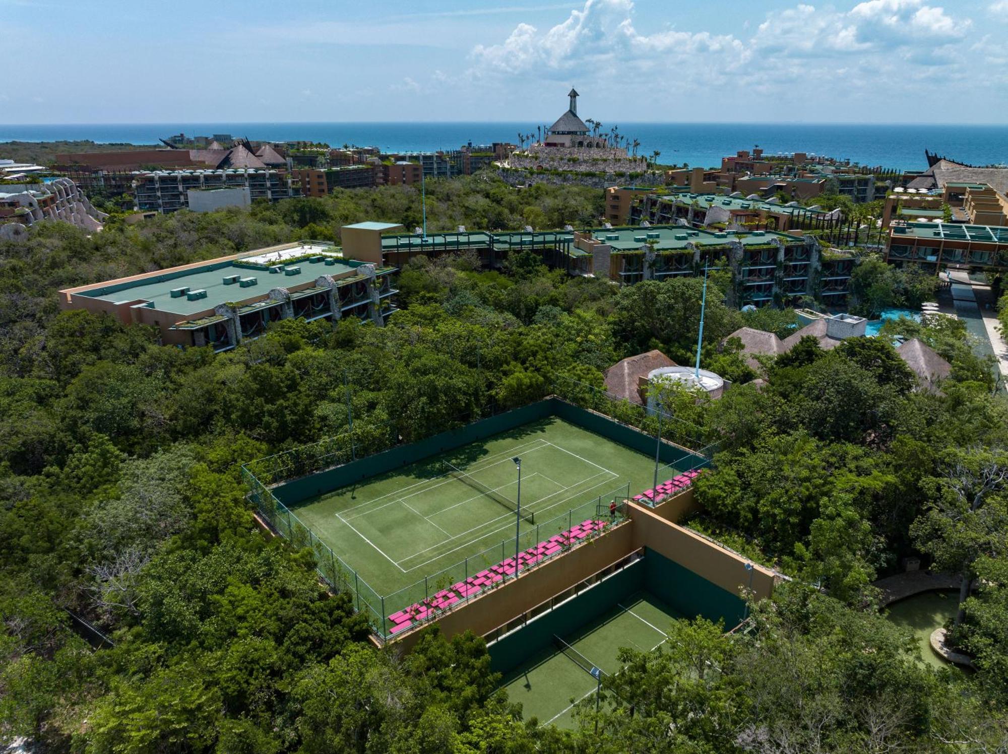 Hotel Xcaret Mexico All Parks All Fun Inclusive (Adults Only) Los Dos Compadres Exterior photo Tennis courts at the Sea Island Resort