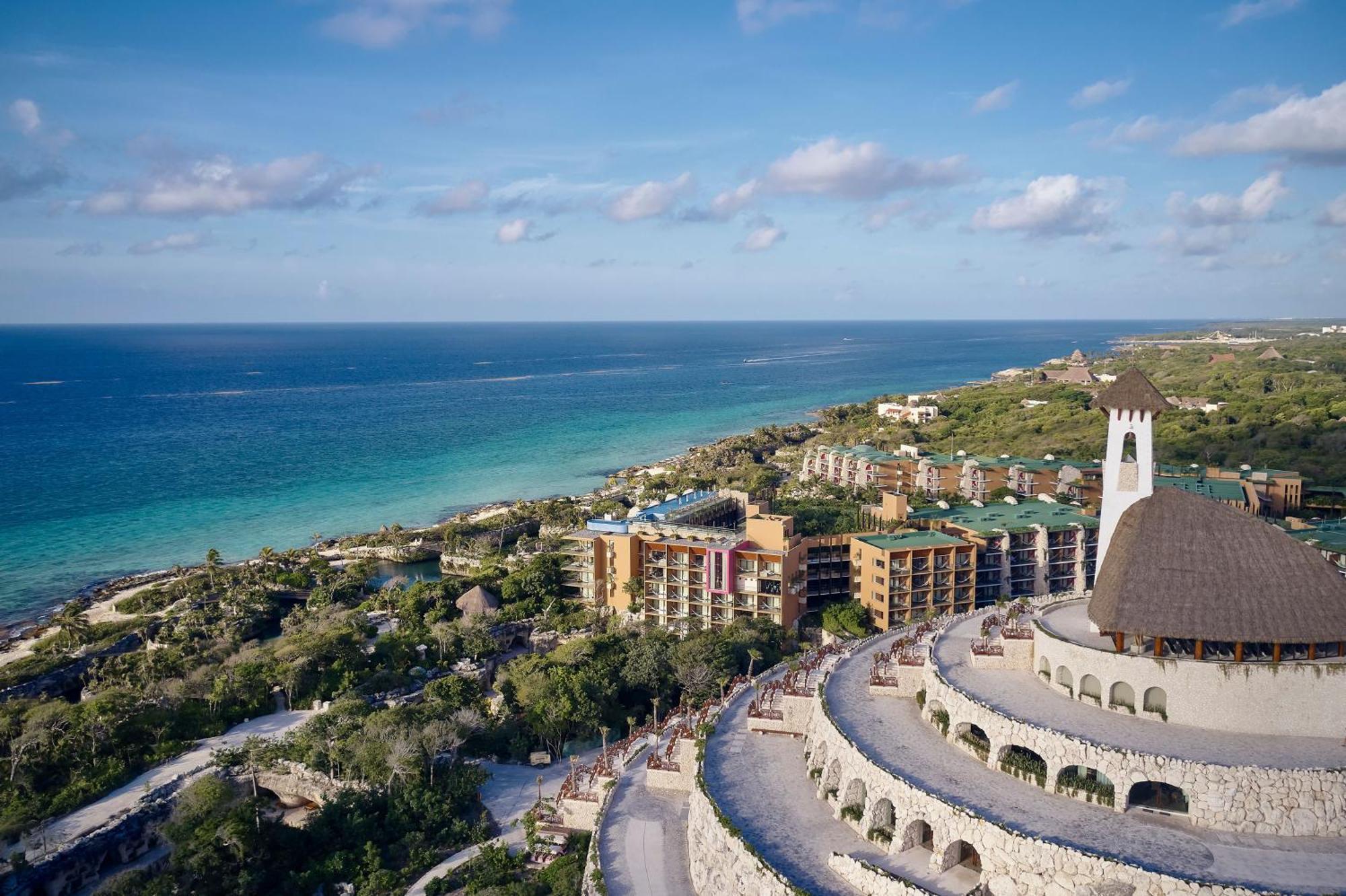 Hotel Xcaret Mexico All Parks All Fun Inclusive (Adults Only) Los Dos Compadres Exterior photo Aerial view of the resort