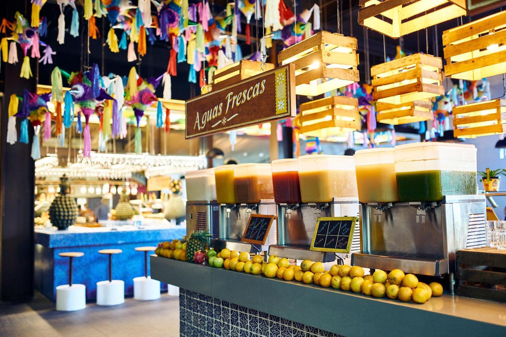 Hotel Xcaret Mexico All Parks All Fun Inclusive (Adults Only) Los Dos Compadres Exterior photo Juice bar in Madrid, Spain