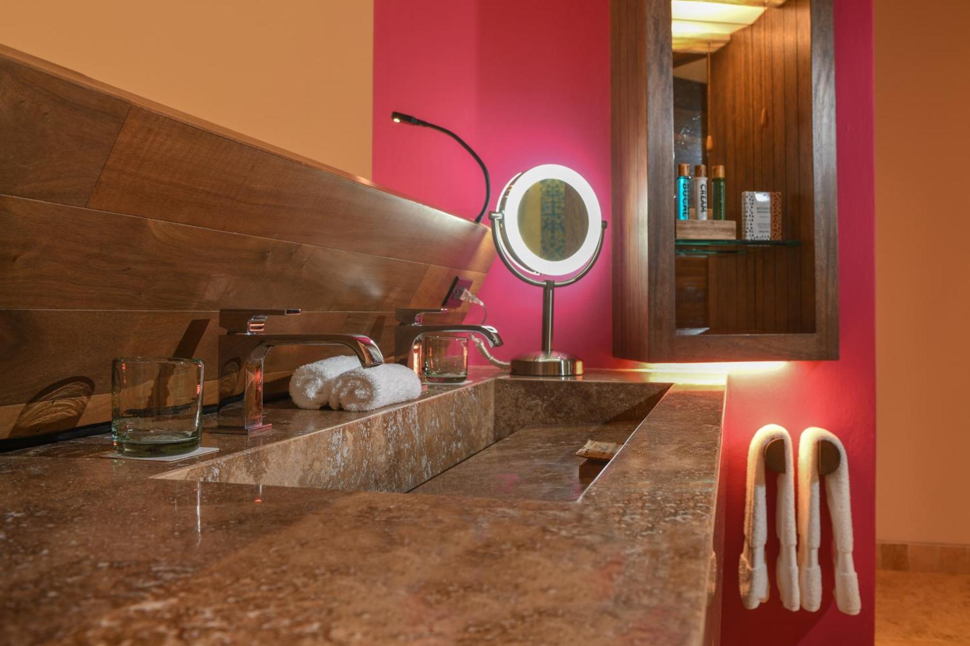 Hotel Xcaret Mexico All Parks All Fun Inclusive (Adults Only) Los Dos Compadres Exterior photo Bathroom