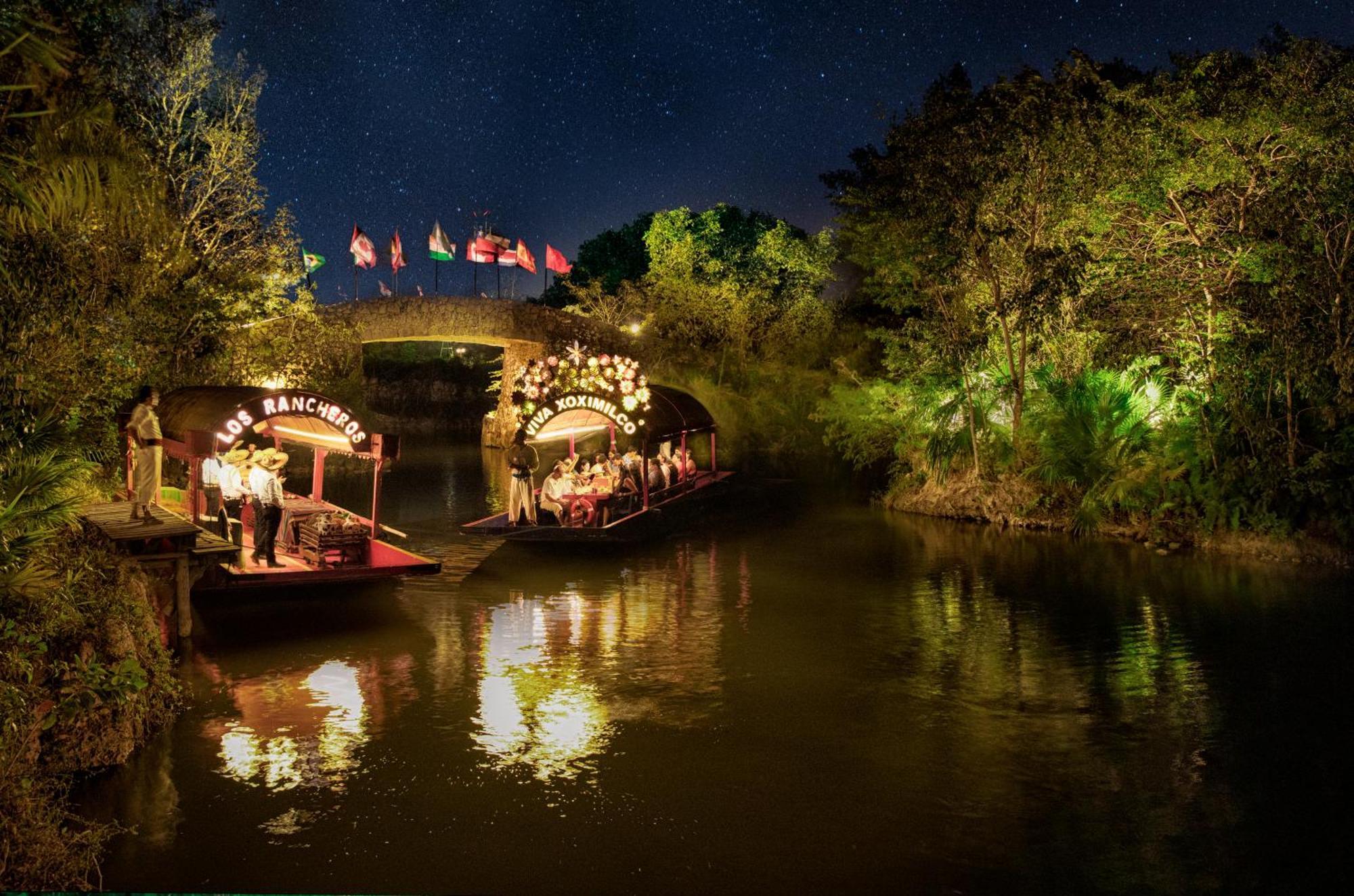 Hotel Xcaret Mexico All Parks All Fun Inclusive (Adults Only) Los Dos Compadres Exterior photo The River Cam at Midsummer Common